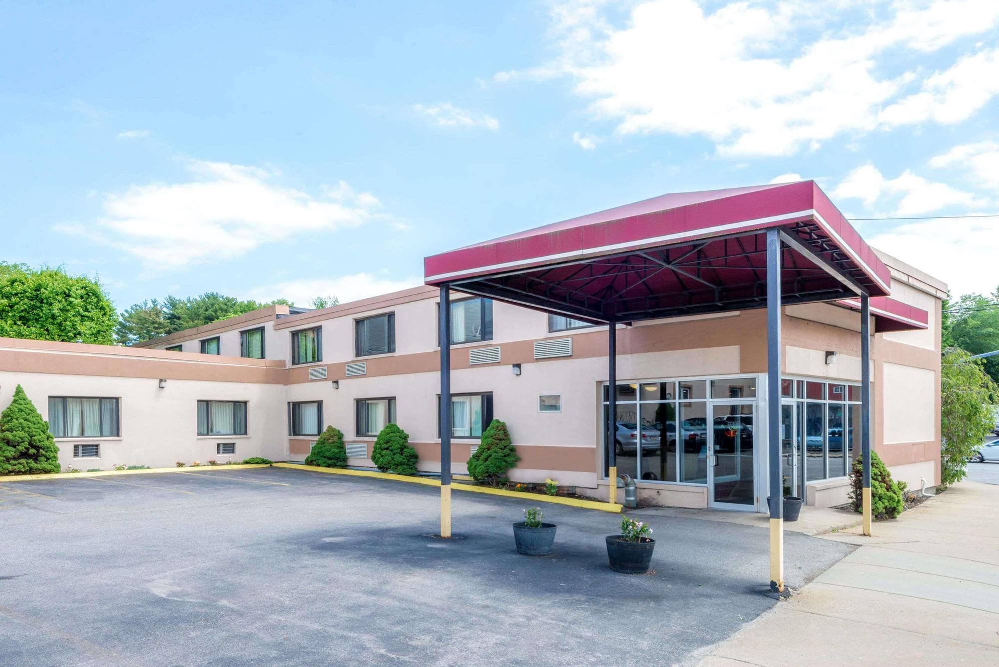 Hotel Super 8 By Wyndham Watertown/Cambridge/Boston Area Exterior foto
